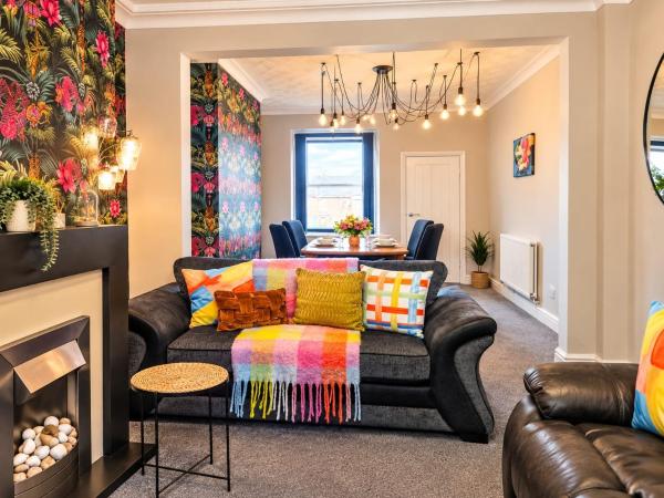 3 Bedroom Adom Home 4 Beds- 5 Mins To Hull Stadium- Close City Centre - キングストン・アポン・ハル