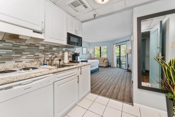 Delightful Studio Condo With Garden View Balcony 7 Mins To Universal - Winter Garden, FL