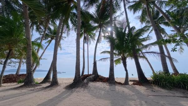 Sunset Shore Beachfront Studio - Malay