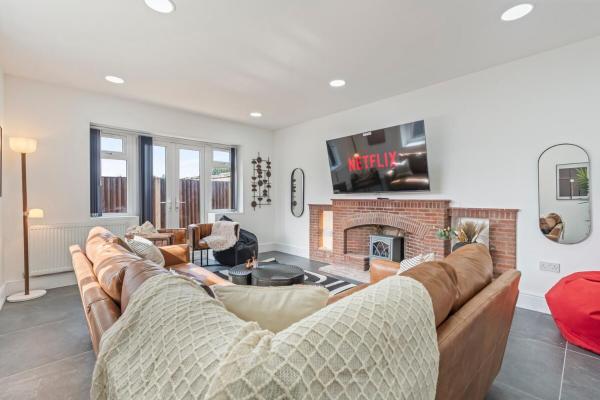 Spacious, Modern Home With Layzspa&parking - Bromsgrove