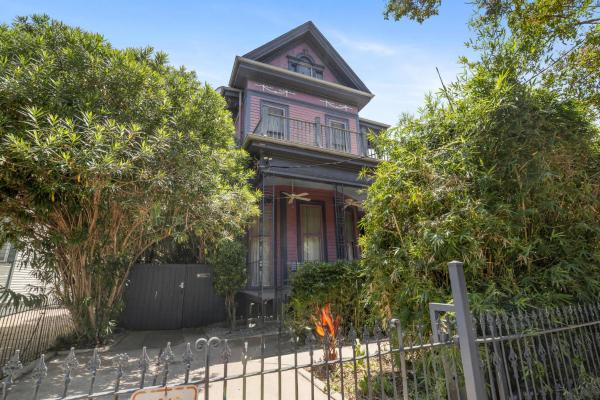 5br Historic Claiborne Home W/ Pool & Courtyard — 6 Blocks To French Quarter - New Orleans, LA