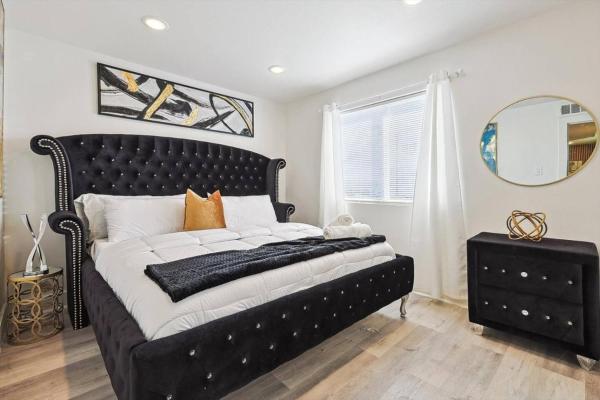 Modern King Suite, Close To Aac And Downtown Dallas - Dallas, TX