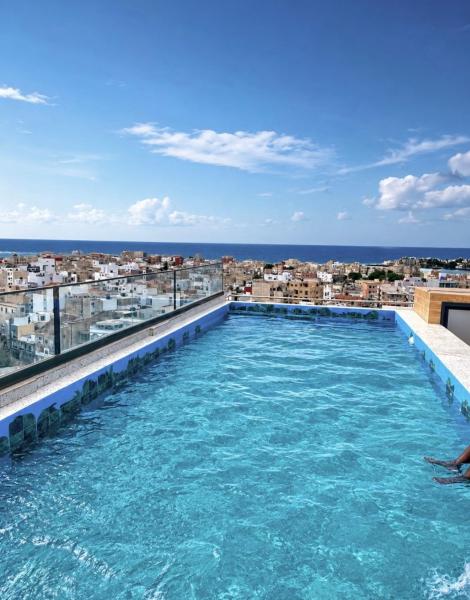 Ac Room In Shared Apartment With Rooftop Pool & Gym - Dakar