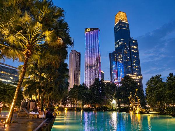 Agile Bukit Bintang Bnb At Klcc #Located In Trx #5 Mins To Pavilion &Bukit Bintang #Infinity Pool #Free Parking #中英文房东 - Kuala Lumpur