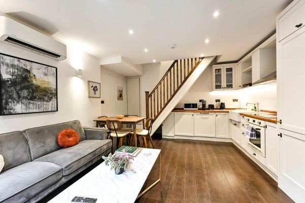 Stylish Modern Apartment With Terrace - 블룸스버리