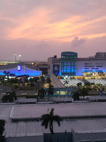 Shell Residences Condotel Naia - Manila