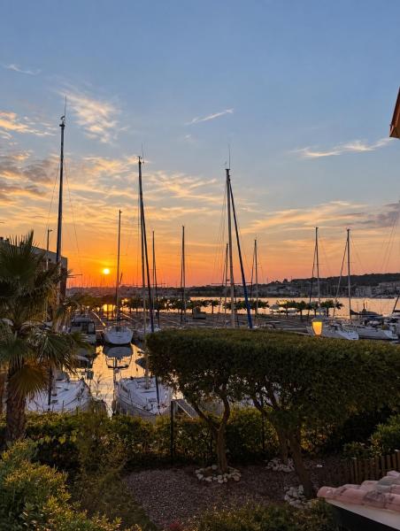 Vue Port, Piscine Et Parking 4 Couchages Appartement Entièrement Rénové - Agde