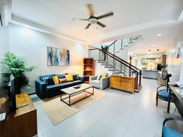 4 Bedroom Apartment With 4 T&b Near Oakridge 5 Mins To It Park - Cebu