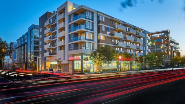 West Hollywood Skyline 2 Bd Suite With Free Parking - Hollywood, CA