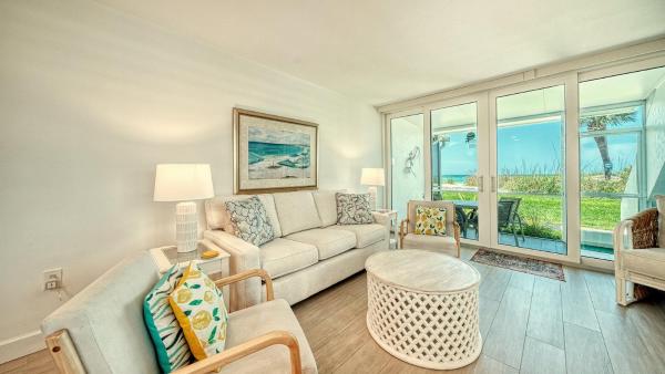 Laplaya 101e-relax On Your Private Lanai Under The Palms! - Longboat Key, FL