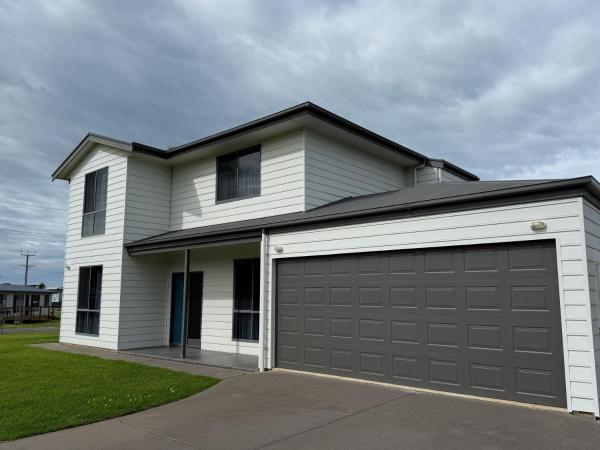 Karma Waters Beach House, 100m From Beach - Middleton