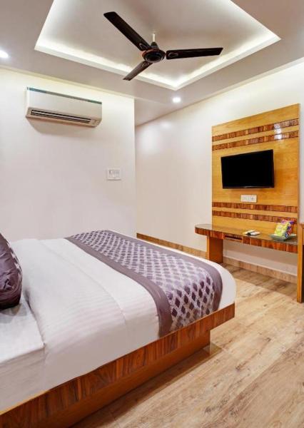 Crown Meridiana Hotel - Gurugram
