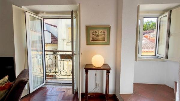 Cozy And Spacious Apartment In Graça, Lisbon - Lisbon