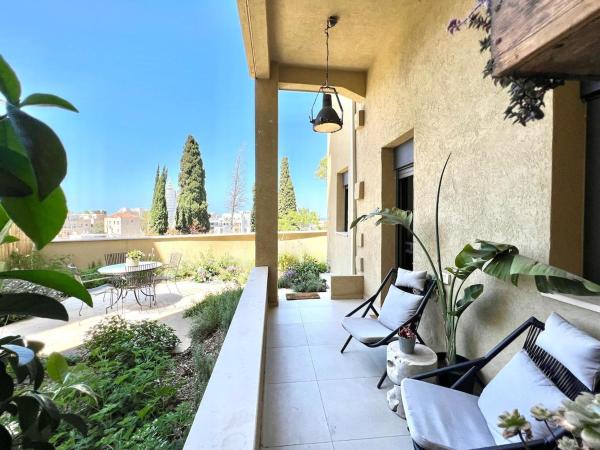 Talpiot Market Stylish Patio Duplex - 이스라엘
