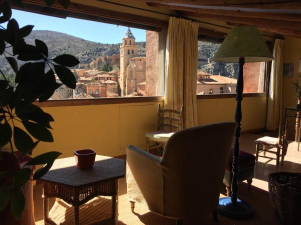 En la foto se muestra el objeto Casa de Santiago ubicado en la ciudad de Albarracín.