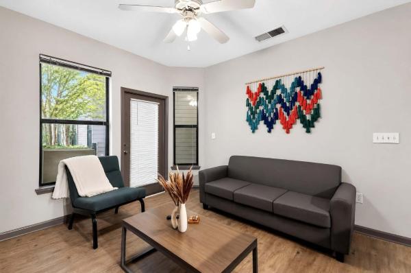 Balcony Retreat Near Usc The Vista & Downtown - Columbia, SC