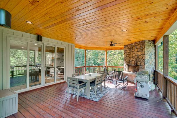 Sauna, Hot Tub, Mtn View! Stunning Home Near Helen - Helen