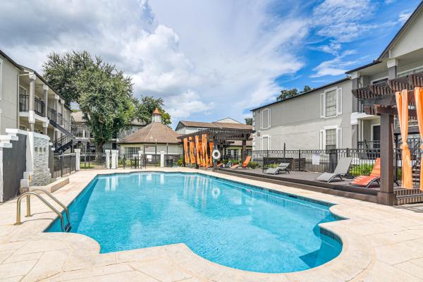 Clear Lake Area Condo: Pool & Fitness Center - League City, TX
