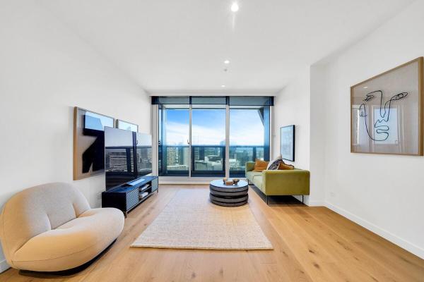 West Side Place - 2br, 2ba & Balcony - Kensington