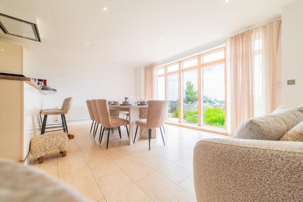 Large 4br House With Garden At Cardiff Bay With Free Parking - Cardiff