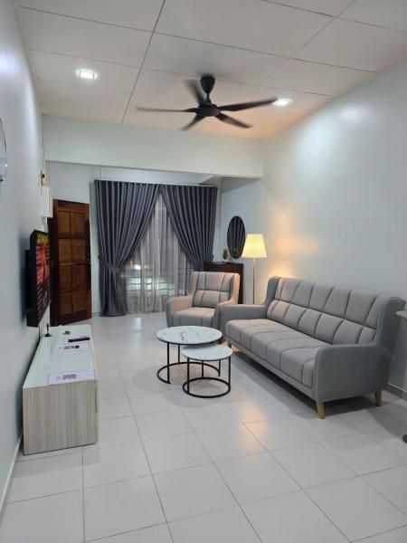 Ali & Alisha Homestay 1, Pasir Gudang Landed House - Changi