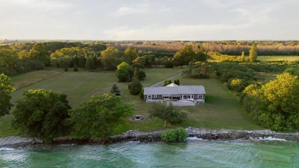 Edenshores - Pristine Waterfront - Brighton