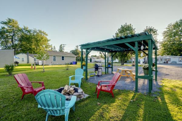 Walk To Lake Ontario! 'Minnow Cottage' - Albion