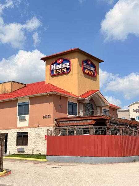 Mustang Inn - Houston, TX