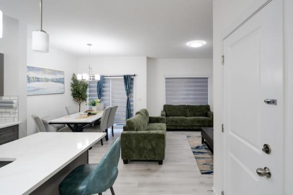 Spacious 3-bedroom Duplex In Cy Becker - Fort Saskatchewan