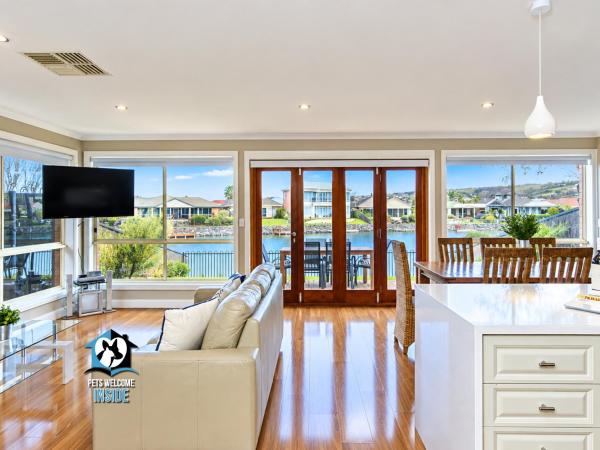 Stylish 3br Lake - Front House - Victor Harbor