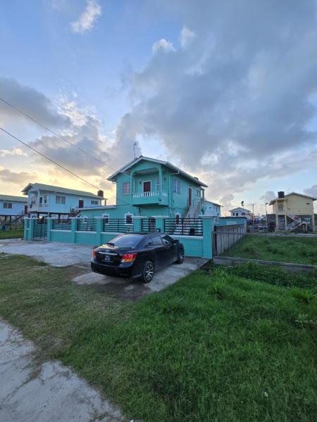 Stylish 2-br Apt Near Ogle Airport & Malls - Guyana