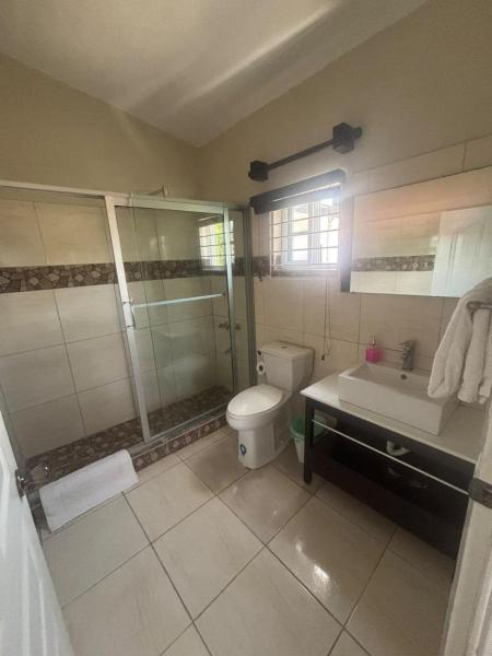 Hunny Bay Coastal Haven Three-bedroom Suite - Jamaica