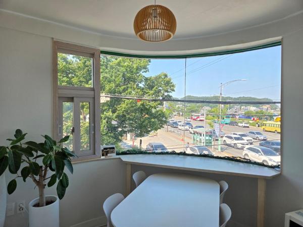 Vue02#newaccommodation#oceanview2f#1-minutewalkfromyeongil-dae#nightviewrestaurants#spacewalk#infrontofyeongil-daejangmiwon - 