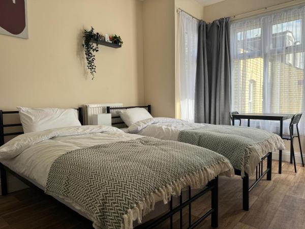Fitzwilliam Room -Twin Beds, Tv, Shared Bathroom All Kitchen Amenities -20 Min Walk To Cambridge Centre - Cambrige (UK)
