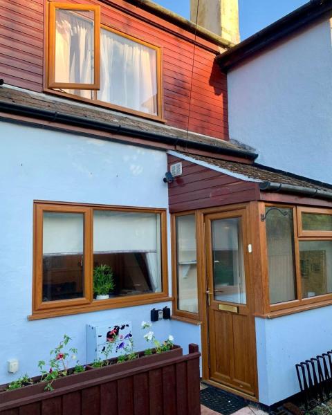 Disabled Accessible Cottage Sleeps 4 With Private Garden Pet Friendly - Southwold