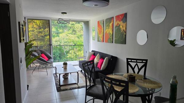 Fresco, Acogedor, Con Vista, Y Cerca - San Salvador