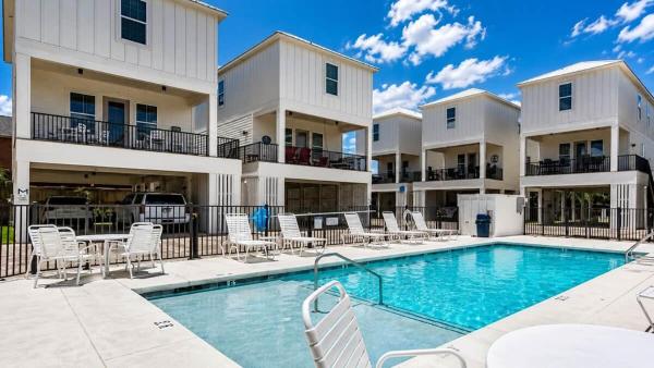 Gulf Shores Beach Cottage-heated Pool-100ft To Beach-arcade - Gulf Shores, AL