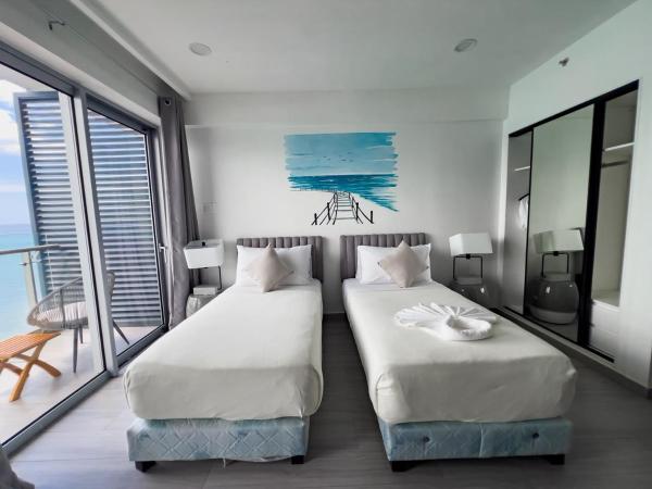 Boardwalks - A Sky Harbour Oceanfront Twin Suite - Montego Bay