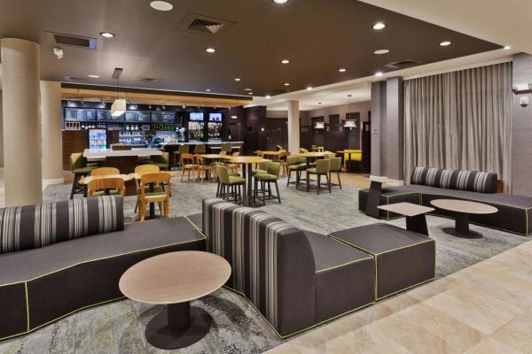 Courtyard By Marriott Kansas City Airport - Kansas City, MO