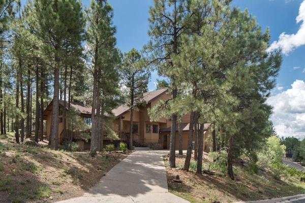 Gorgeous Cozy Cabin With Scenic Forest Views, Fire Pit, And Grill In Flagstaff, Arizona - Flagstaff, AZ