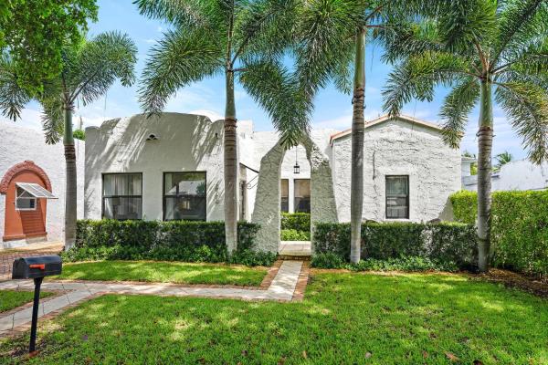 Casa Sunshine - Mediterranean Style Meets Cabana Life - Palm Beach, FL