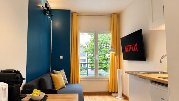 Champs-élysées Refined Studio Apartment With Netflix - Palais des Congrès