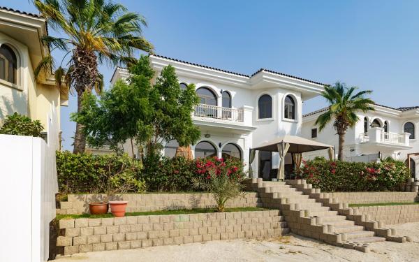 Maison Privee - Classic Beachfront Villa With Pool On Palm Jumeirah - Dubaï