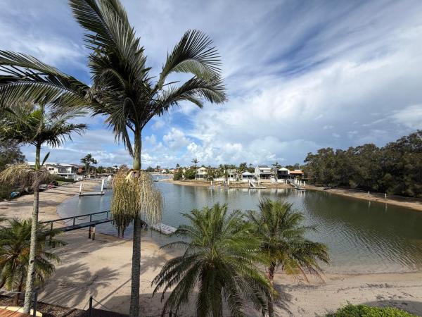 Na fotografii je vidět objekt Canal Condo nacházející se ve městě Mooloolaba.