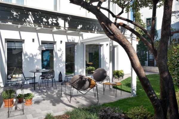 A la foto es mostra l'objecte Conti Guest House situat a la ciutat de Milà.