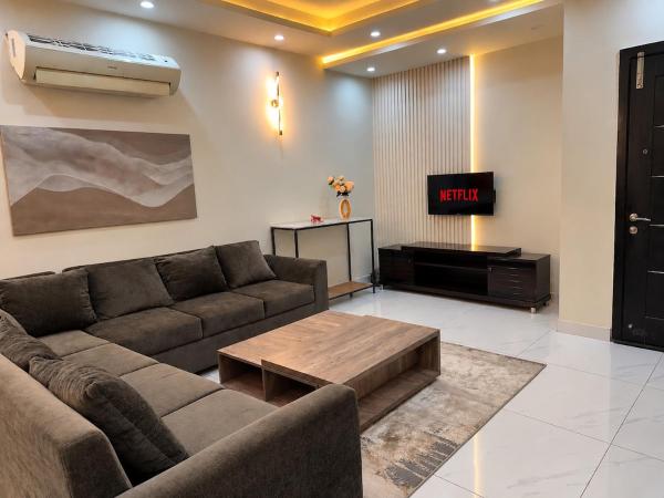 2bhk Luxury Penthouse Canal Views Btl Lahore - Pakistan