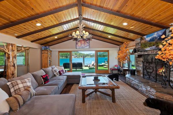 Roaring Lion Lakefront Lodge - Big Bear Lake, CA