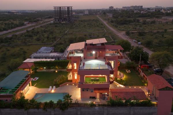 Elivaas Signature Parshvika Estate 5 Bhk Villa With Private Pool, Jacuzzi Room, Home Theatre, Gym & Landscaped Garden - Jaipur