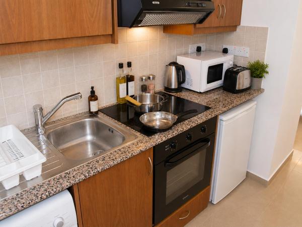 Billede 5: Studio with shower room E3, full kitchen, poolside, FREE WIFI