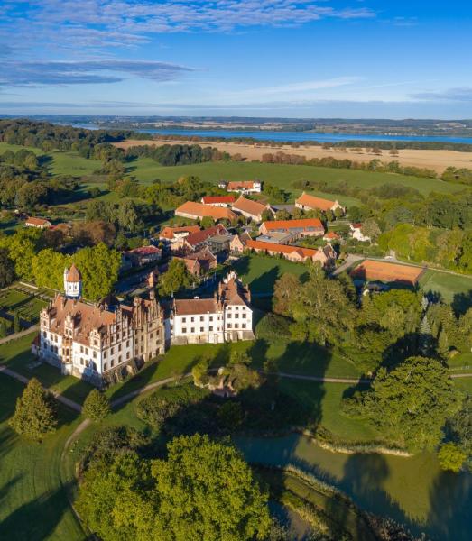 Farmer Hotel Basedow & Spa - Mecklenburgische Seenplatte